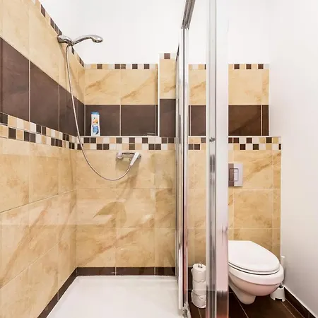 Berta - 4 Bedrooms, 3 Baths ブダペスト