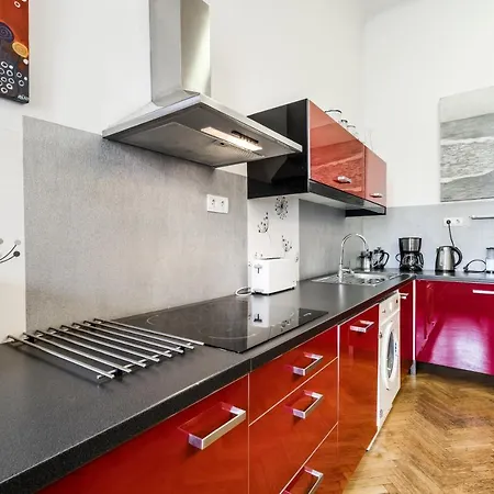Apartamento Berta - 4 Bedrooms, 3 Baths Budapest