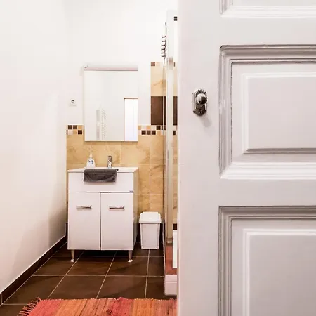 アパート Berta - 4 Bedrooms, 3 Baths