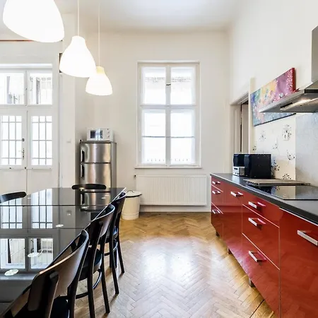 Berta - 4 Bedrooms, 3 Baths * ブダペスト