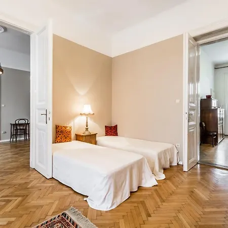 Berta - 4 Bedrooms, 3 Baths