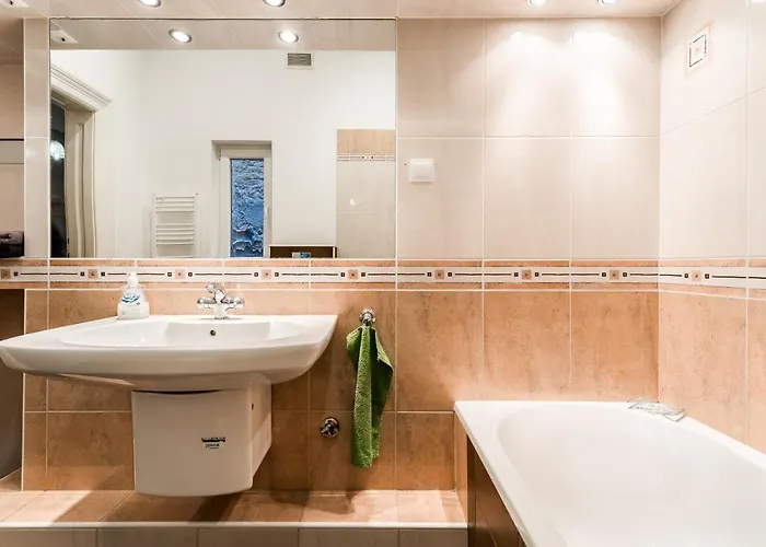 Lägenhet Berta - 4 Bedrooms, 3 Baths Budapest