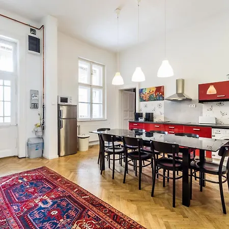 Lägenhet Berta - 4 Bedrooms, 3 Baths *