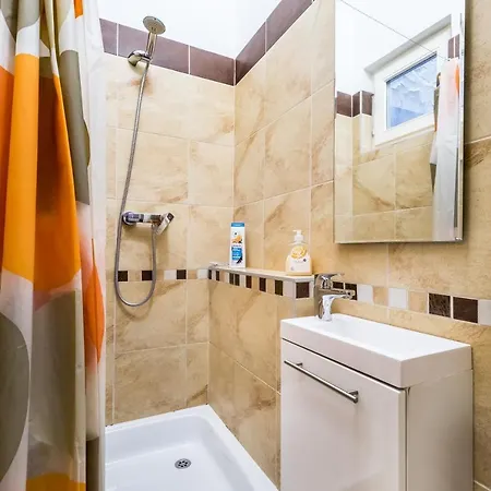 Lägenhet Berta - 4 Bedrooms, 3 Baths Budapest