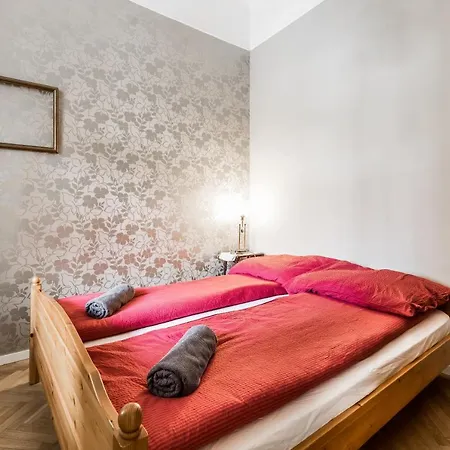 Berta - 4 Bedrooms, 3 Baths Lägenhet